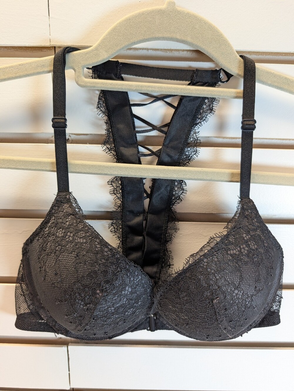 Victoria's Secret Very Sexy FC Racerback Push Up Lace Bra Size 34B